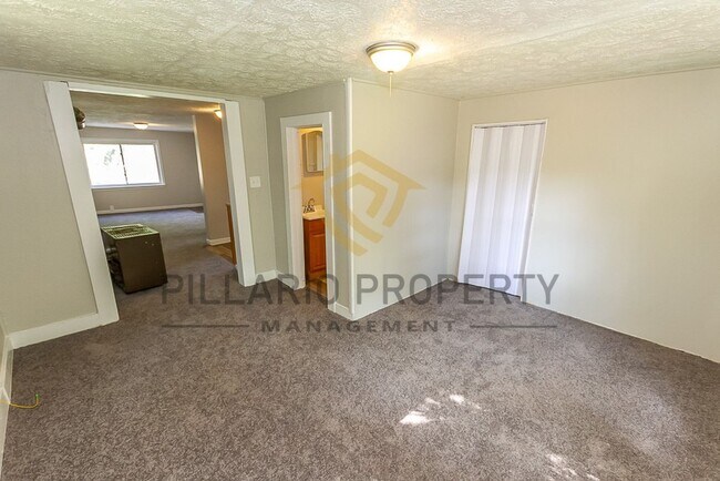 Building Photo - 52-52-52-52 S Greenwood St