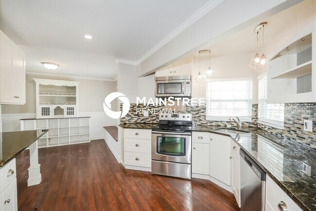 Building Photo - 3 Bedroom Pet-Friendly Home in ST CHARLES, MO with Main Street Renewal