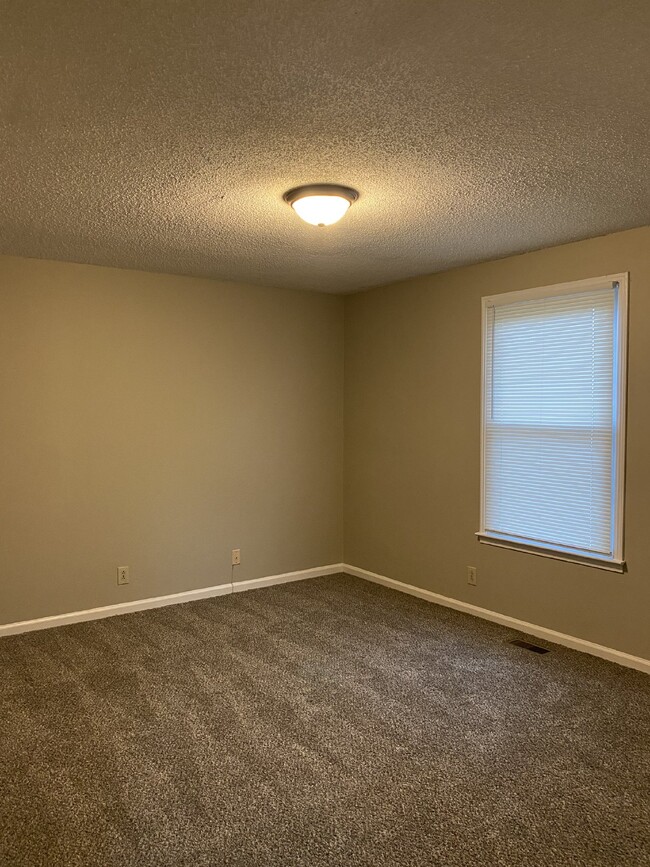 Building Photo - 276 Northwood Terrace