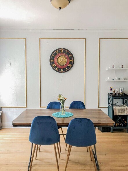 Building Photo - 428 W Surf St