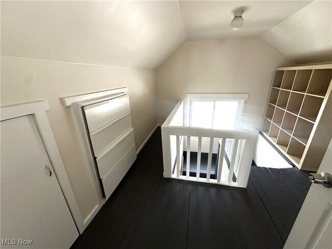 Building Photo - 4270 Valley Rd