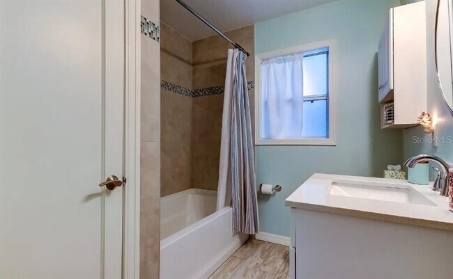 Building Photo - 1226 Sedeeva Cir S