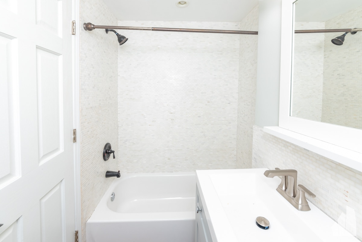 Building Photo - 1122 W Addison St