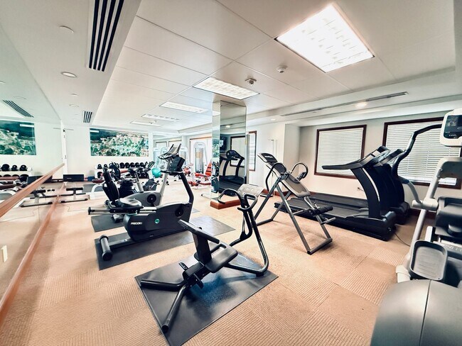 Building Photo - Live in the heart of Lake Las Vegas Village!