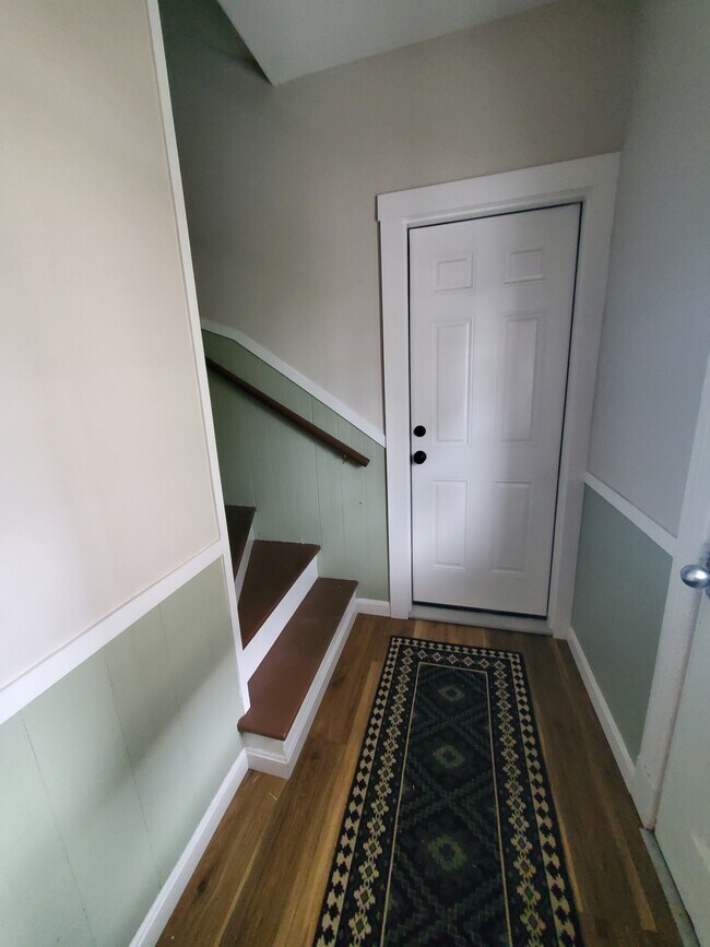 Building Photo - 38 Tuttle St