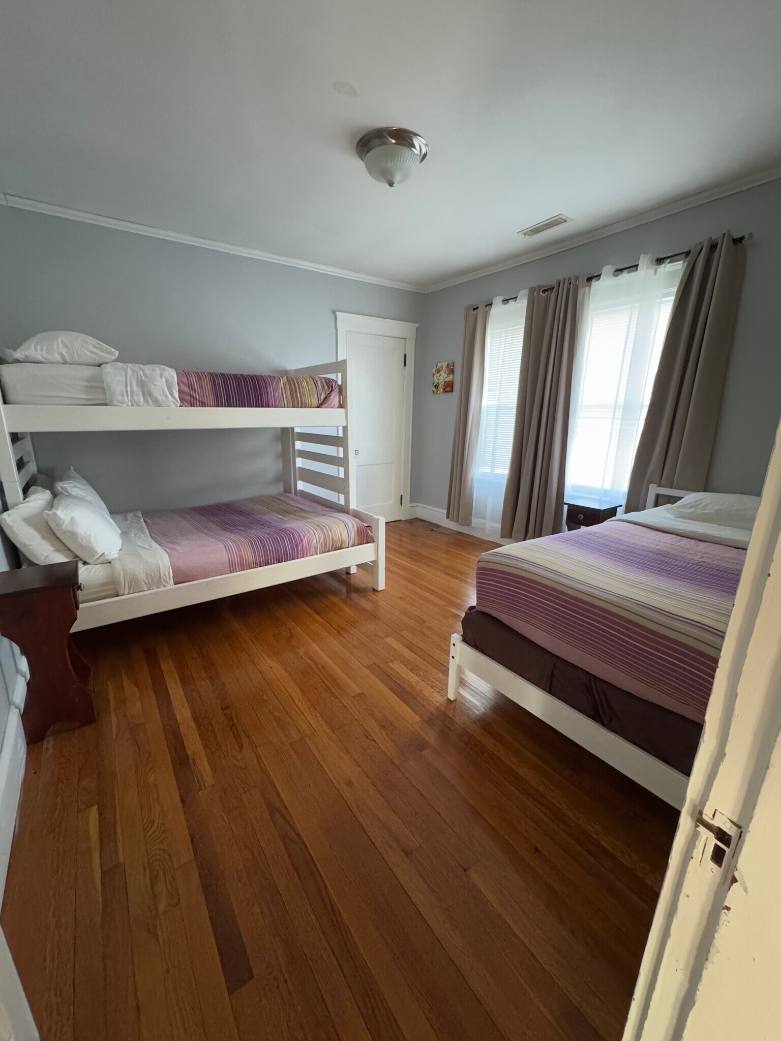 Building Photo - 203 Riverview Ave