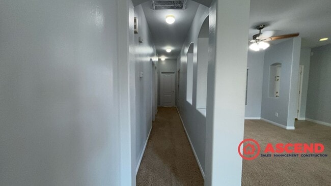 Building Photo - *MOVE IN SEPCIAL!*
