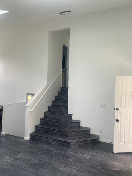 Building Photo - 967 Claremont Pl