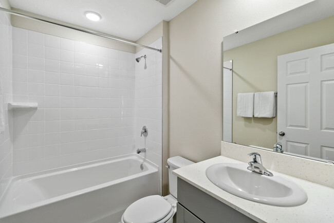 Building Photo - Gorgeous Furnished unit for Rent in Davenp...