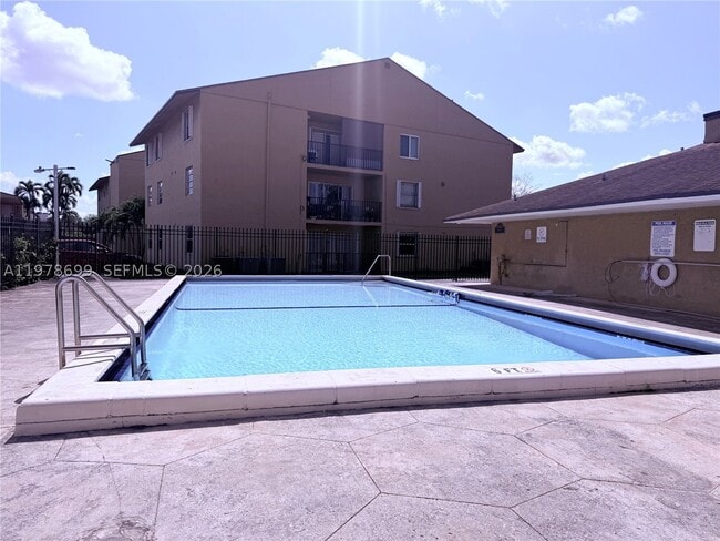 Building Photo - 15470 SW 82nd Ln