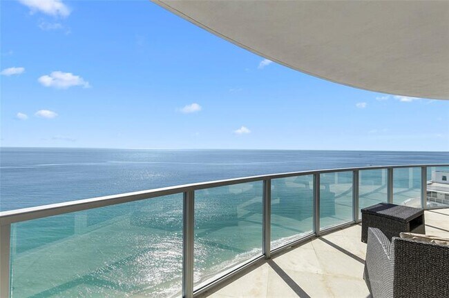 Building Photo - 3101 S Ocean Dr