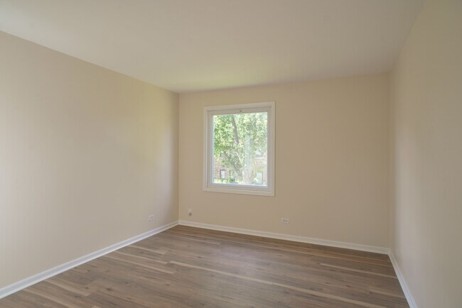 Building Photo - 1205 Pleasant Run Dr