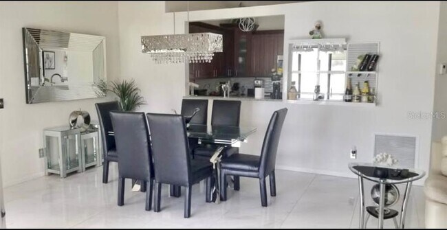 Building Photo - 8350 Mooring Cir