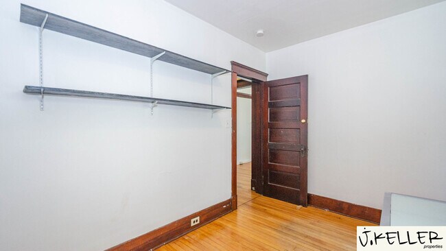 Building Photo - 931 Dewey Ave