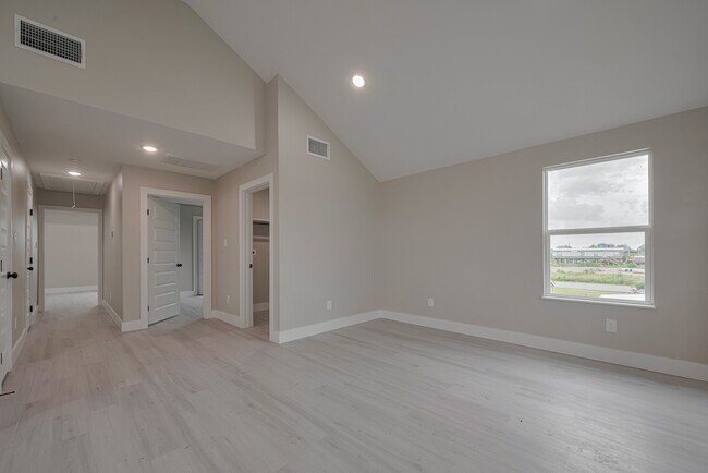 Building Photo - 837 22nd St