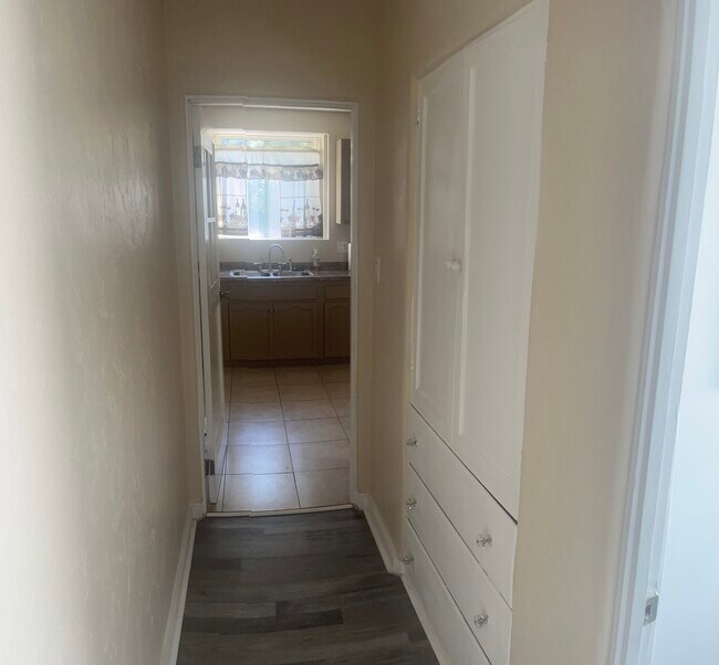 Building Photo - 2500 S Bronson Ave