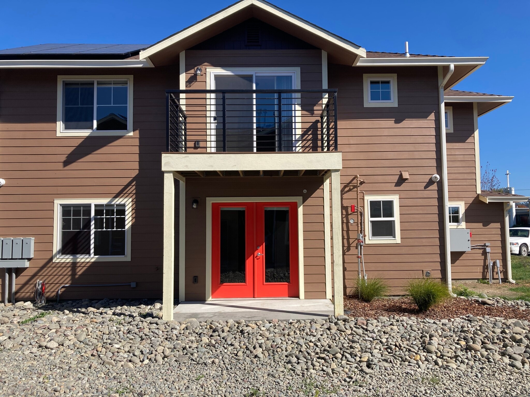 Side View - 2042 Smith Ln