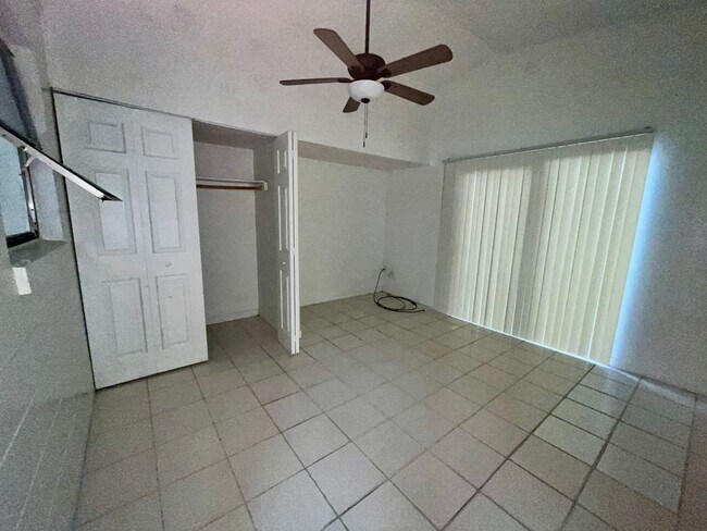 Building Photo - 4208 Robbins Ave