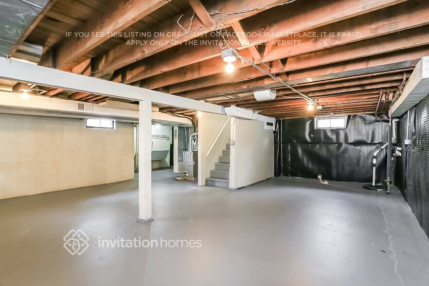Building Photo - 405 W Avery St