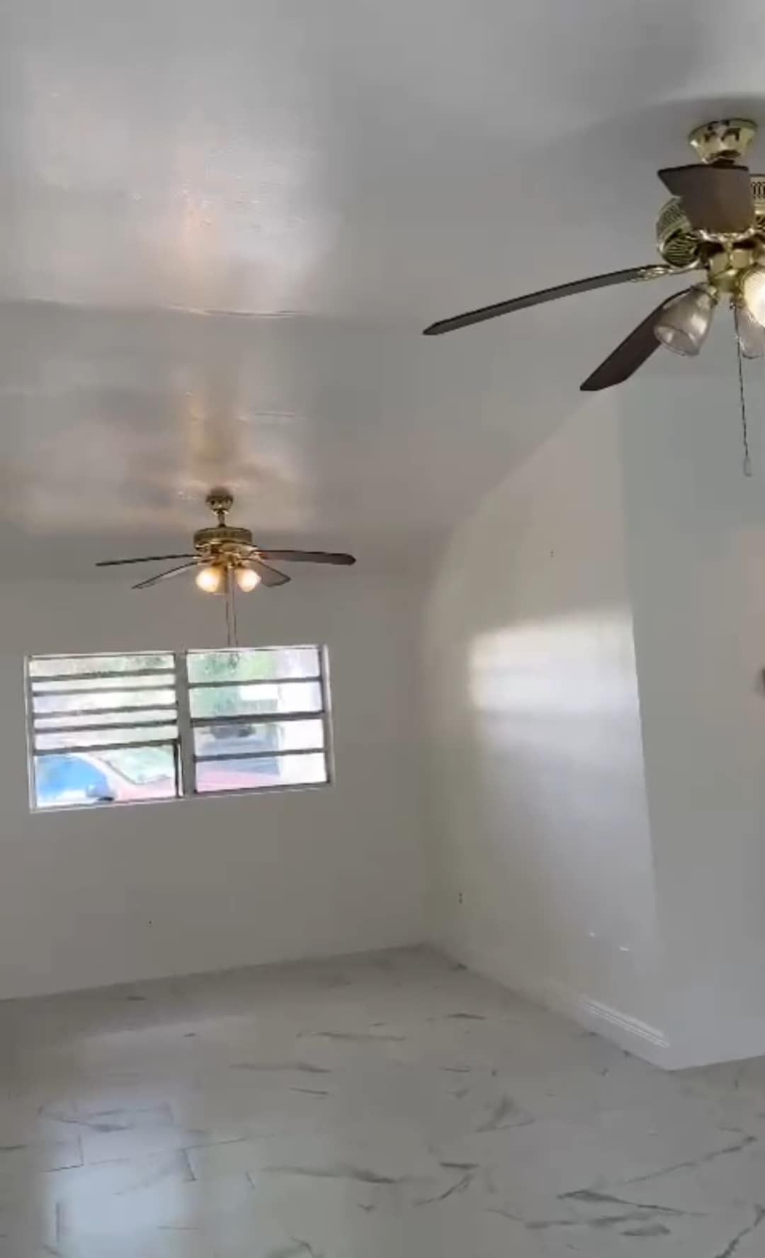 Building Photo - 206 Poinciana Cir