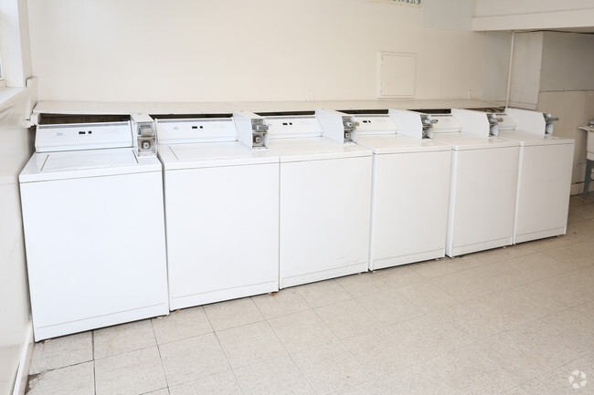 Laundry Room - Williamsburg Apartments