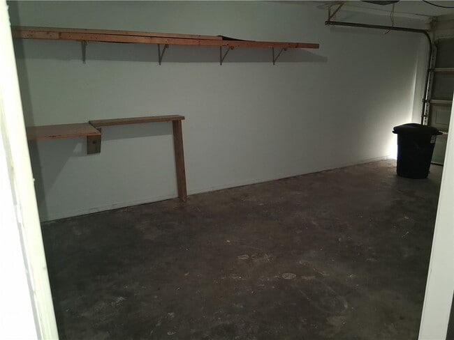 Building Photo - 1403 Camellia Dr