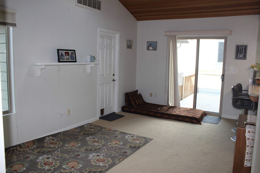 Building Photo - 12939 NE 195th Pl