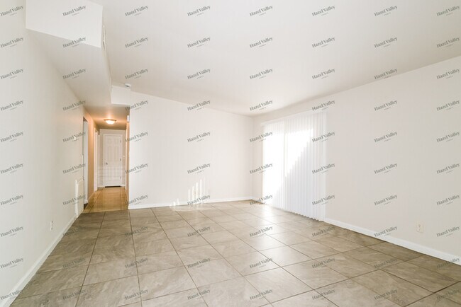 Building Photo - 6932 Woodhurst Dr