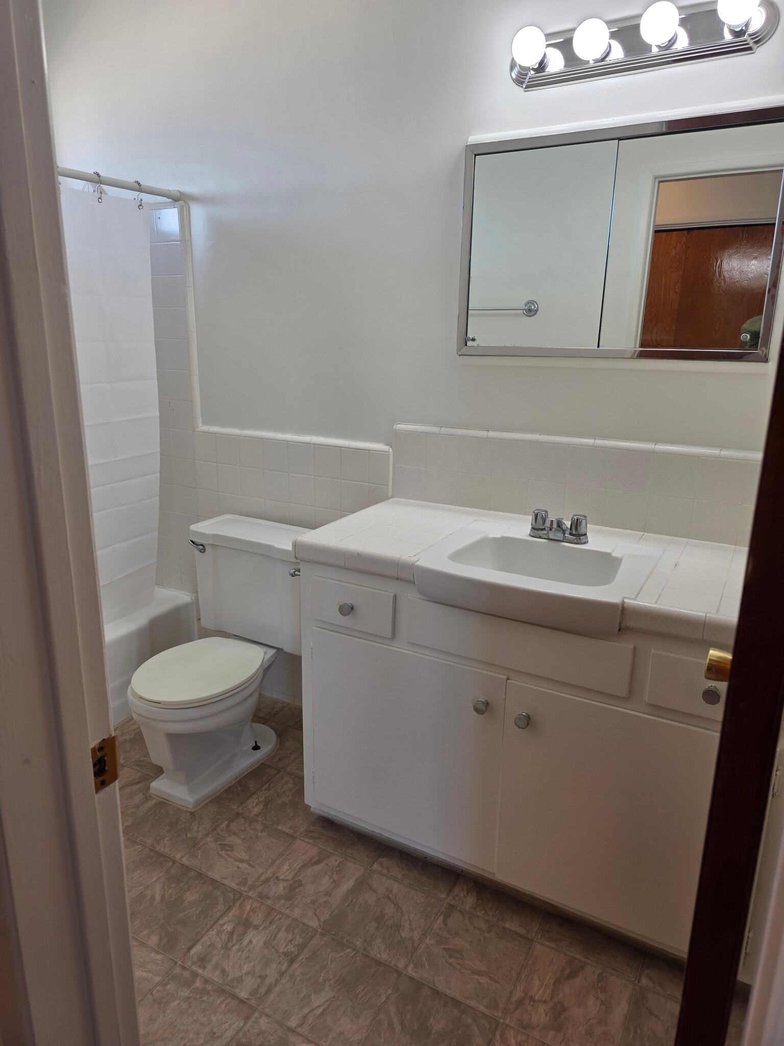 Primary Bathroom - 641 Border Ave