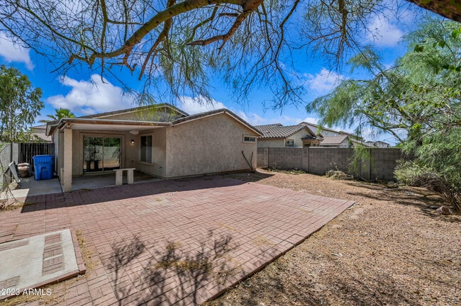 Building Photo - 808 W Roeser Rd