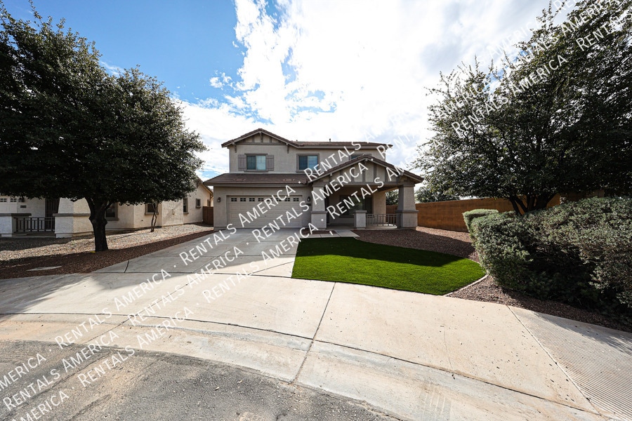 Building Photo - 935 E Blue Spruce Ln