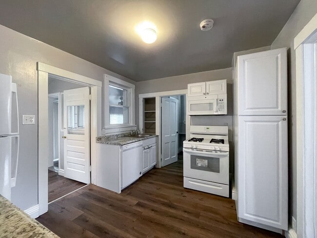 Building Photo - Beautiful historic 3BR/2BA Home