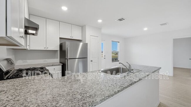 Building Photo - 2713 Green Finch