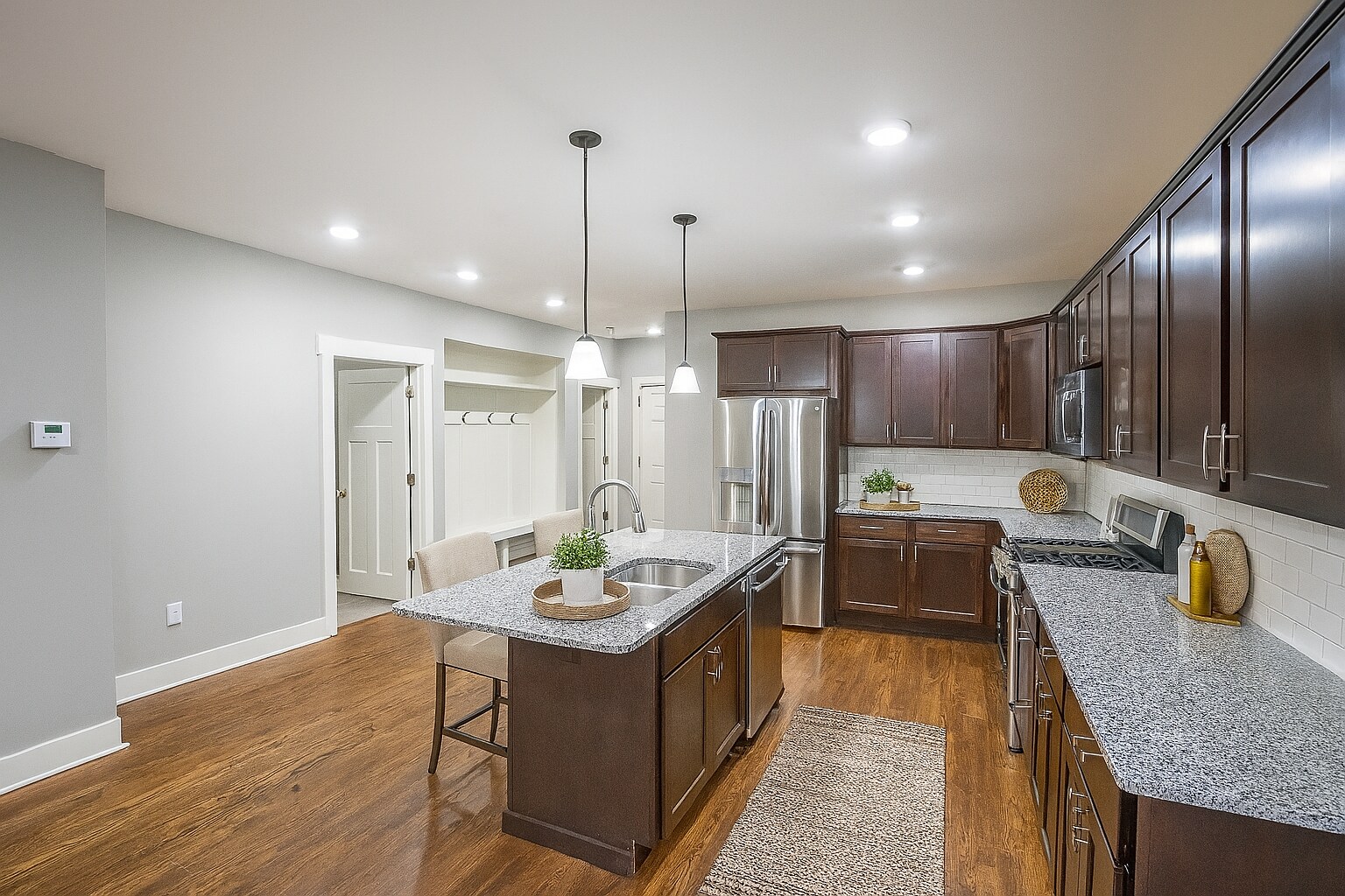 Building Photo - 616 4th St NW