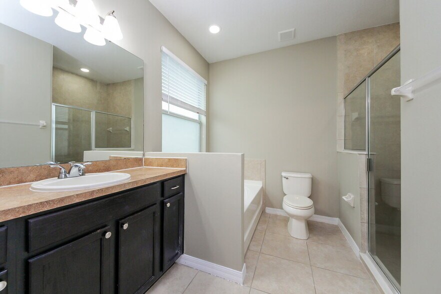 Building Photo - 7424 Azalea Cove Cir