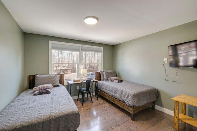 Building Photo - 500 Shelfar Pl