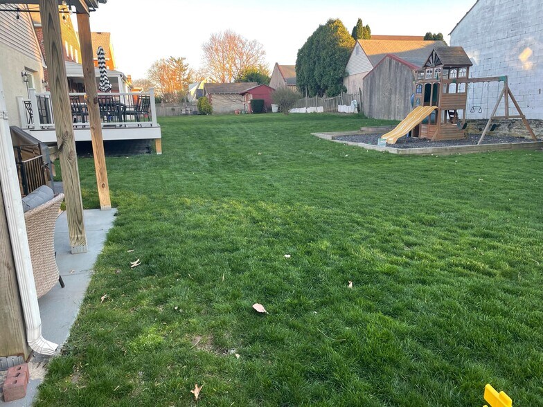 Building Photo - 2426 Chestnut Ave