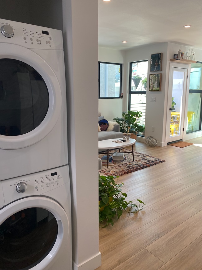 Building Photo - 315 S Hamel Rd