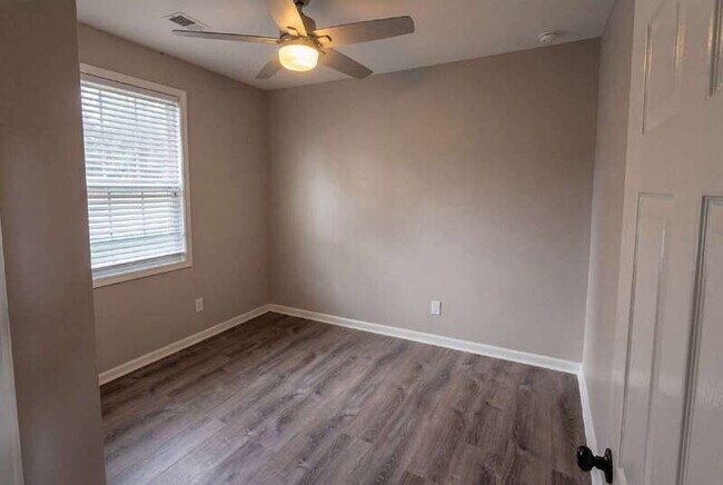 Building Photo - 226 Polar Rock Rd SW