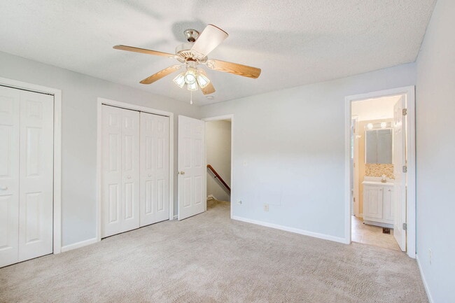 Building Photo - 107 Hickory Ln