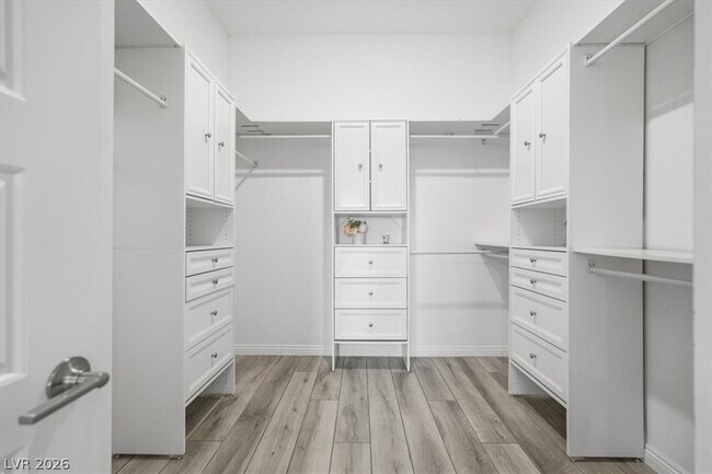 Building Photo - 246 Tallis Hills Ave