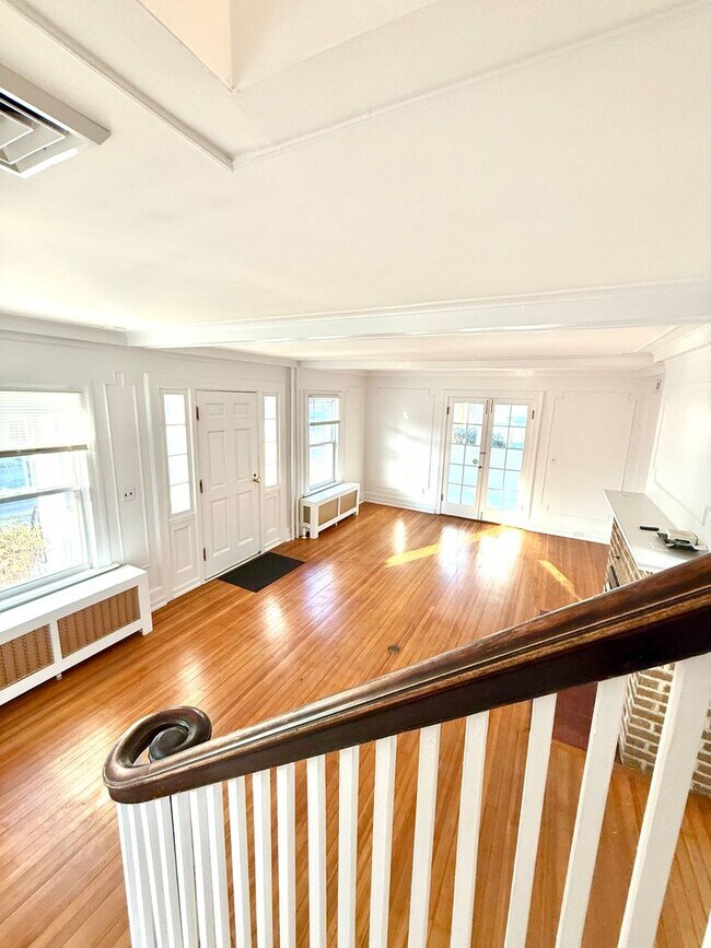 Building Photo - Timeless and Refined 3BR/2.5BA Colonial in Uptown Kingston
