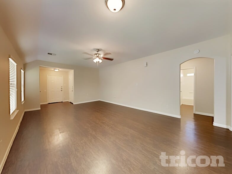 Building Photo - 21419 Palma Grove Way