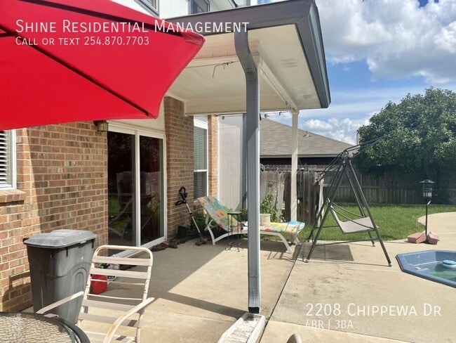 Building Photo - 2208 Chippewa Dr