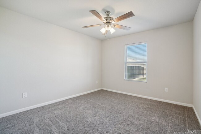 Building Photo - 7019 Vista Lp