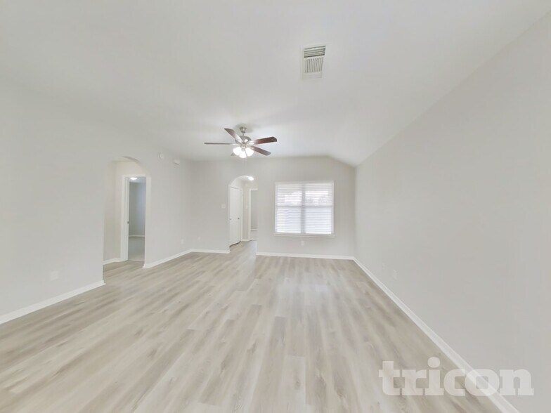 Building Photo - 7402 Deloache Ave