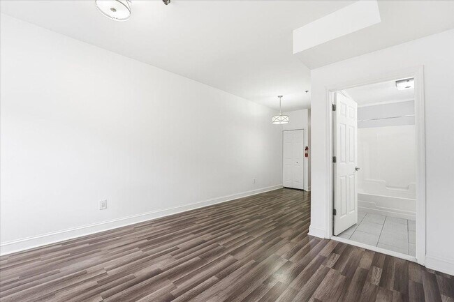 Building Photo - 318 54th St