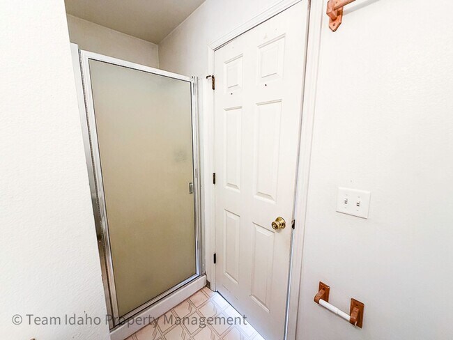 Building Photo - 562 Deer Meadow Ct