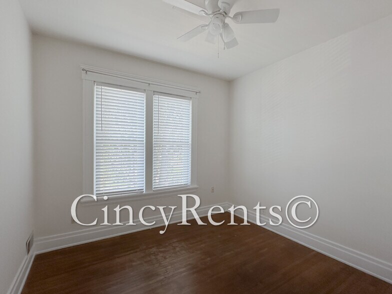 Building Photo - 3570 Edwards Rd