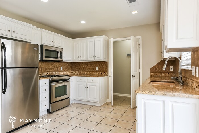 Building Photo - 10708 Stoneridge Dr